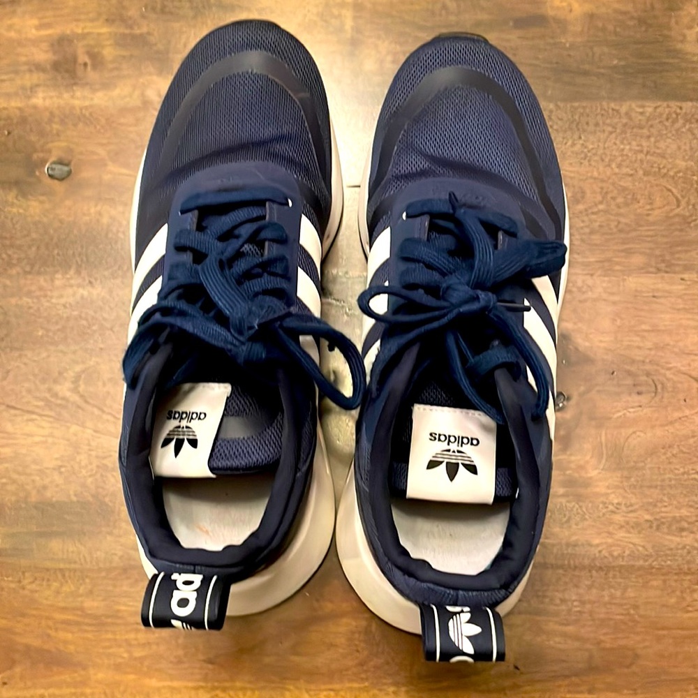 Men’s Adidas Multix Shoe - Size 7 - Navy/ White - Excellent; barely worn